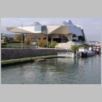 Musée des Confluences, Lyon, France, photo by Fred Romero on Wikipedia.jpg